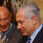 רה"מ מציג: ההוכחה שמעולם לא היה לו "קו אספקה" של סיגרים