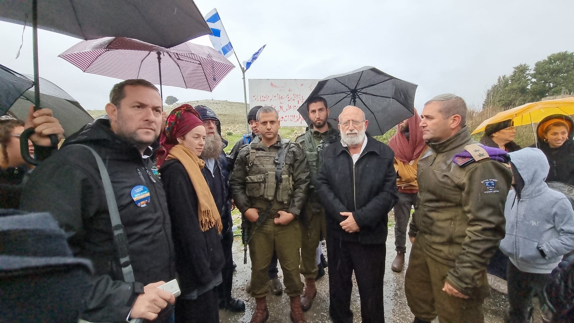 מחבלים ביצעו ירי לעבר כוחותינו מרכב חולף סמוך לחומש