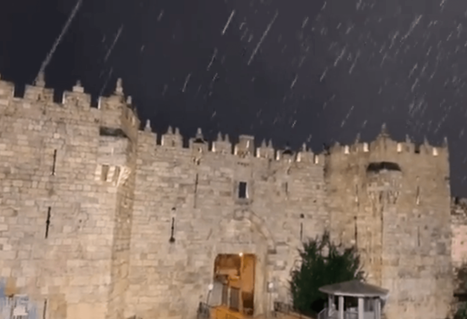 בחסות השלג: דיווחים על פיגועי אבנים נגד יהודים בירושלים