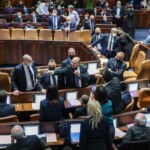 המשותפת הצילה את הממשלה; הצבעות אי האמון – נפלו