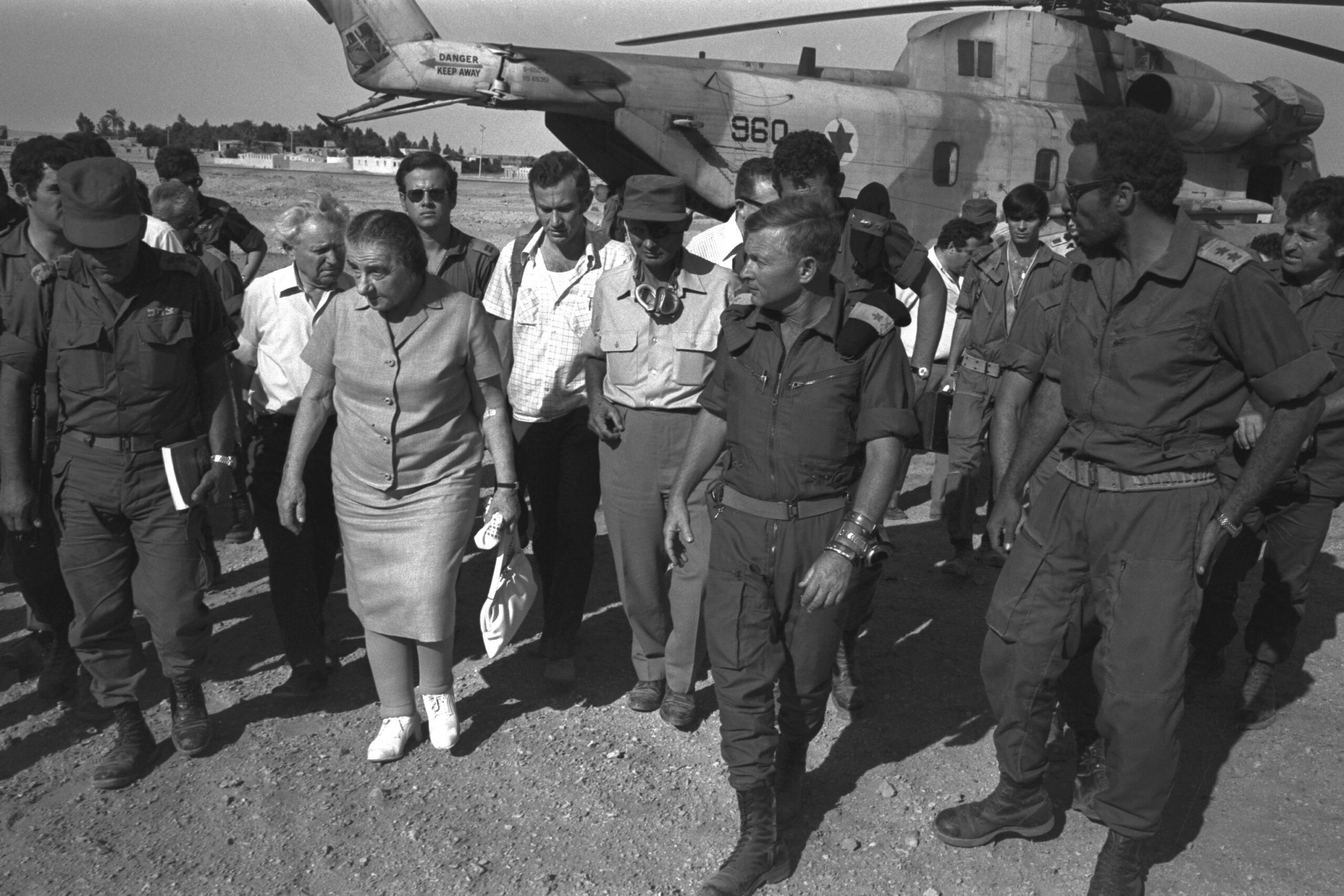 "שמענו בקשר מח"ט שאמר שלא אכפת לו אם מכל הגדוד יישארו 15 איש"