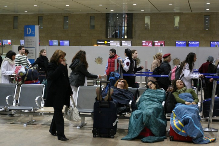 נתב"ג: קטטה התפתחה באזור המטענים, בן 20 נדקר ונפצע קשה