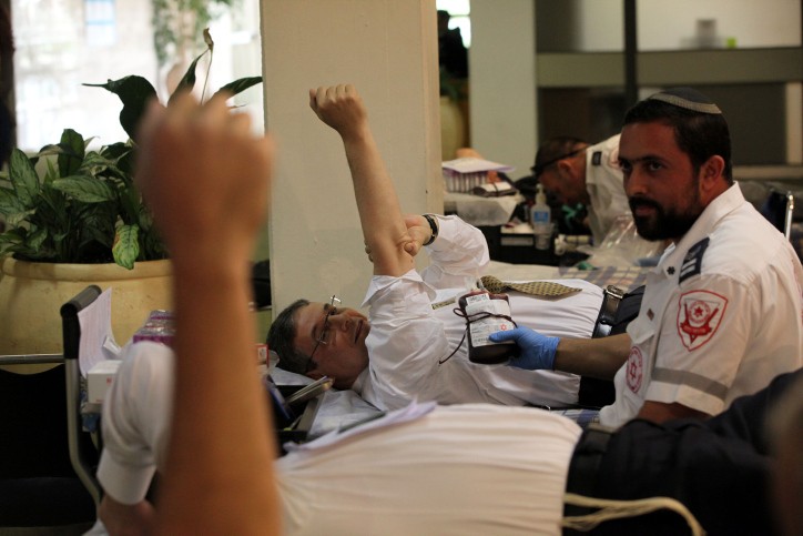 בעקבות שינוי הטפסים במד"א: גדולי הרבנים יוצאים להתקפה