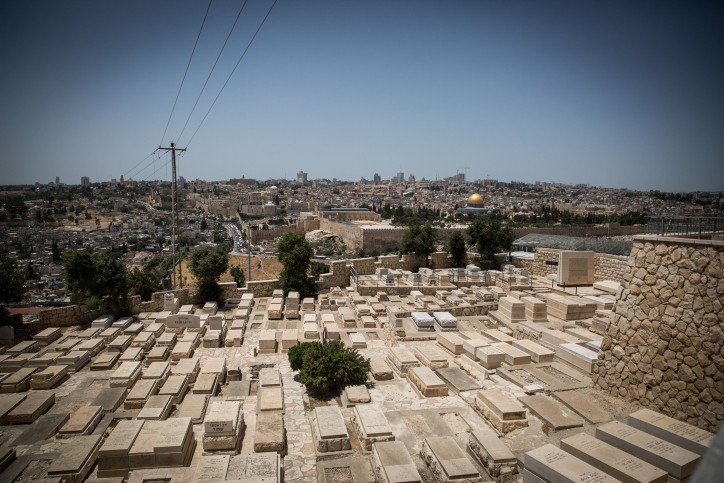 נחשף: הרפורמים מסתערים על היעד הבא - קבורה אזרחית