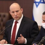 בנט תוקף את נתניהו: "נכשלת מול החמאס, אנחנו מתקנים"