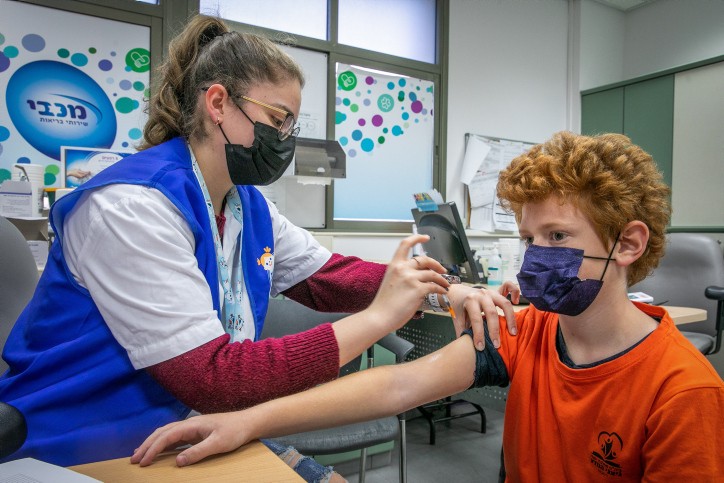 פרס נובל לרפואה יוענק לחוקרים שהובילו לפיתוח חיסוני הקורונה