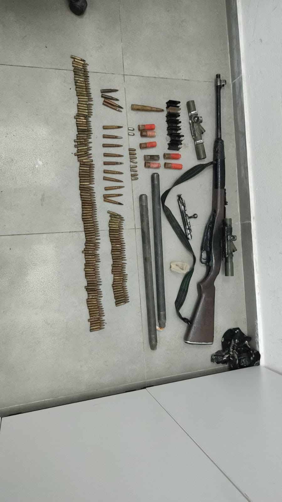 כוחות משטרה תפסו נשק צלפים וכוונות טלסקופיות בגזרת עציון