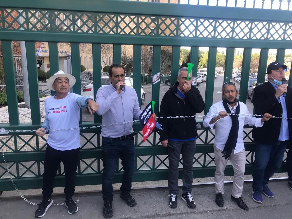 המחדל הכלכלי: נפגעי ענף התיירות הפגינו מול משרד האוצר