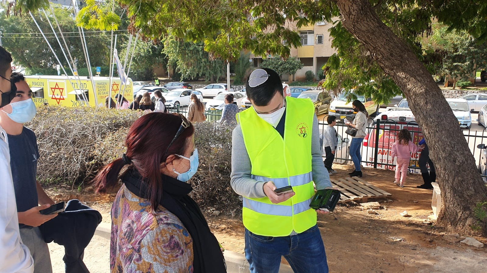נרתמים למאבק: חניכי מכינות מתגייסים למערך בדיקות הקורונה