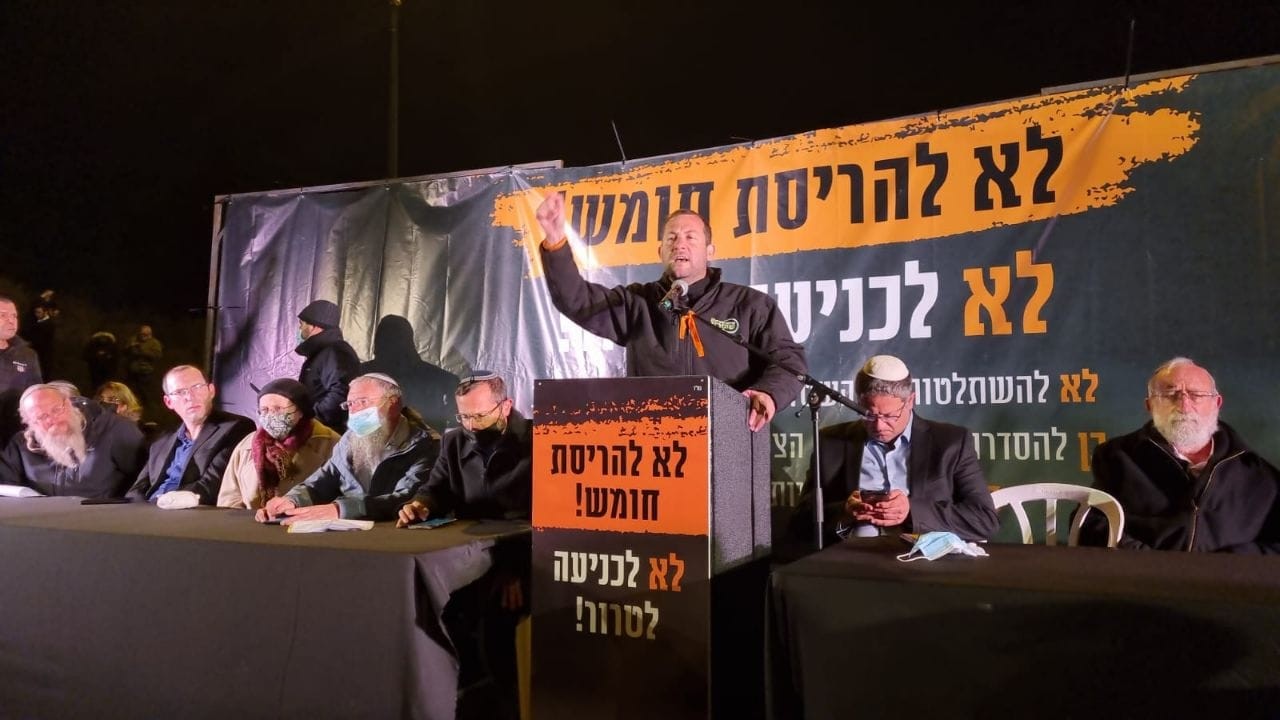 יוסי דגן בהפגנת הימין: "על חומש והנגב - הממשלה תיפול"