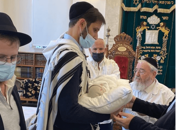 "ויקרא שמו בישראל" • ברית מרגשת לבנו של כדורסלן העבר