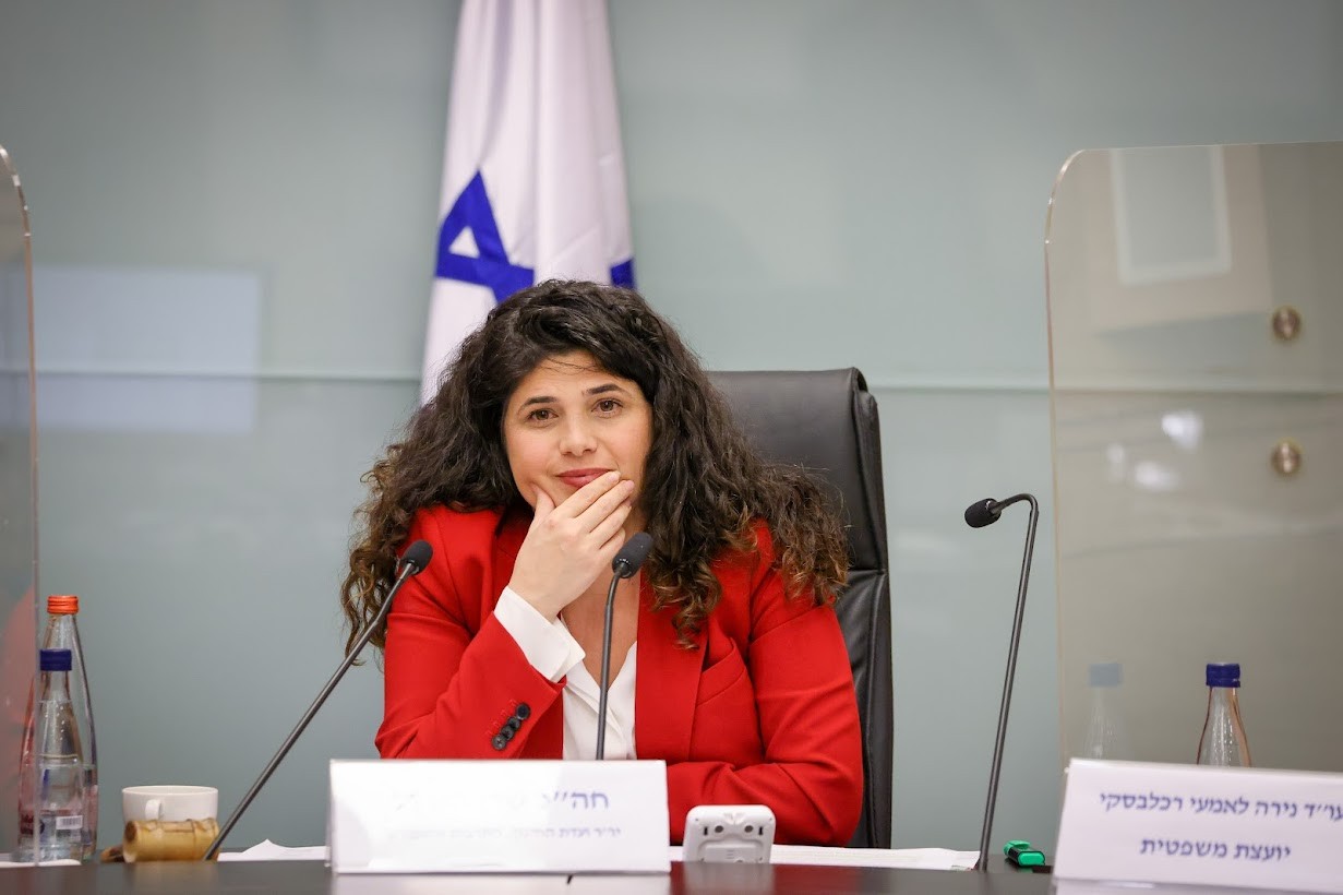 בנט או נתניהו? המבוכה של שרן השכל כשנשאלה על השותף הבא