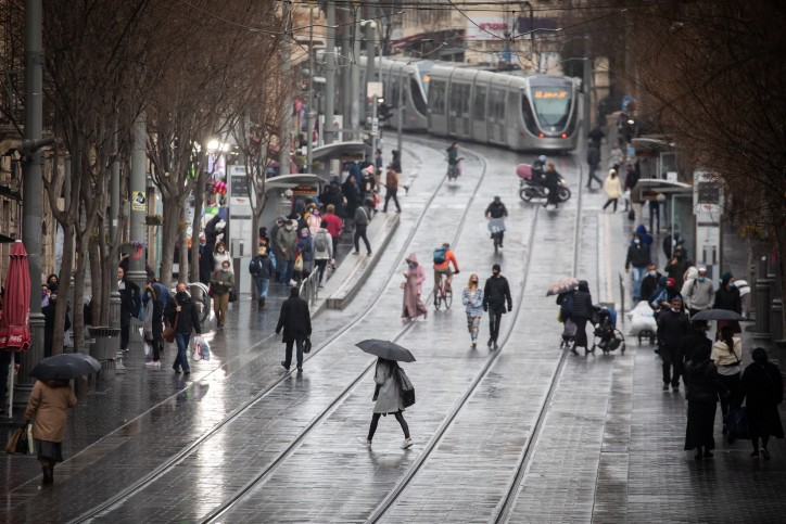 לקראת סופ"ש חורפי במיוחד: סיכוי לשלג, חשש להצפות ולשיטפונות