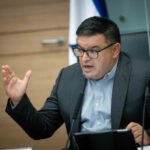 מיכאל ביטון כועס: "מיכאלי וליברמן ביזו את הכנסת"