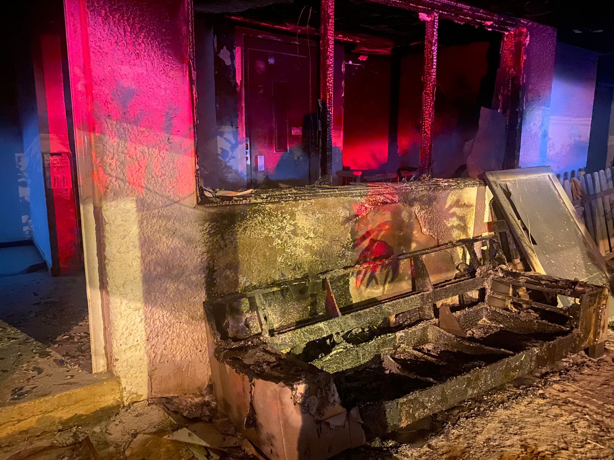 שריפה בפתח תקווה: 4 נפגעים משאיפת עשן | כל הפרטים