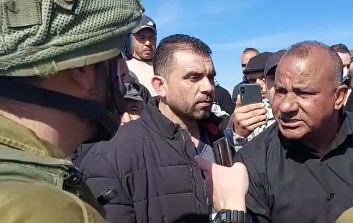 לאור יום: פורעים עלו ליישוב יהודי ויידו אבנים על חיילי צה"ל