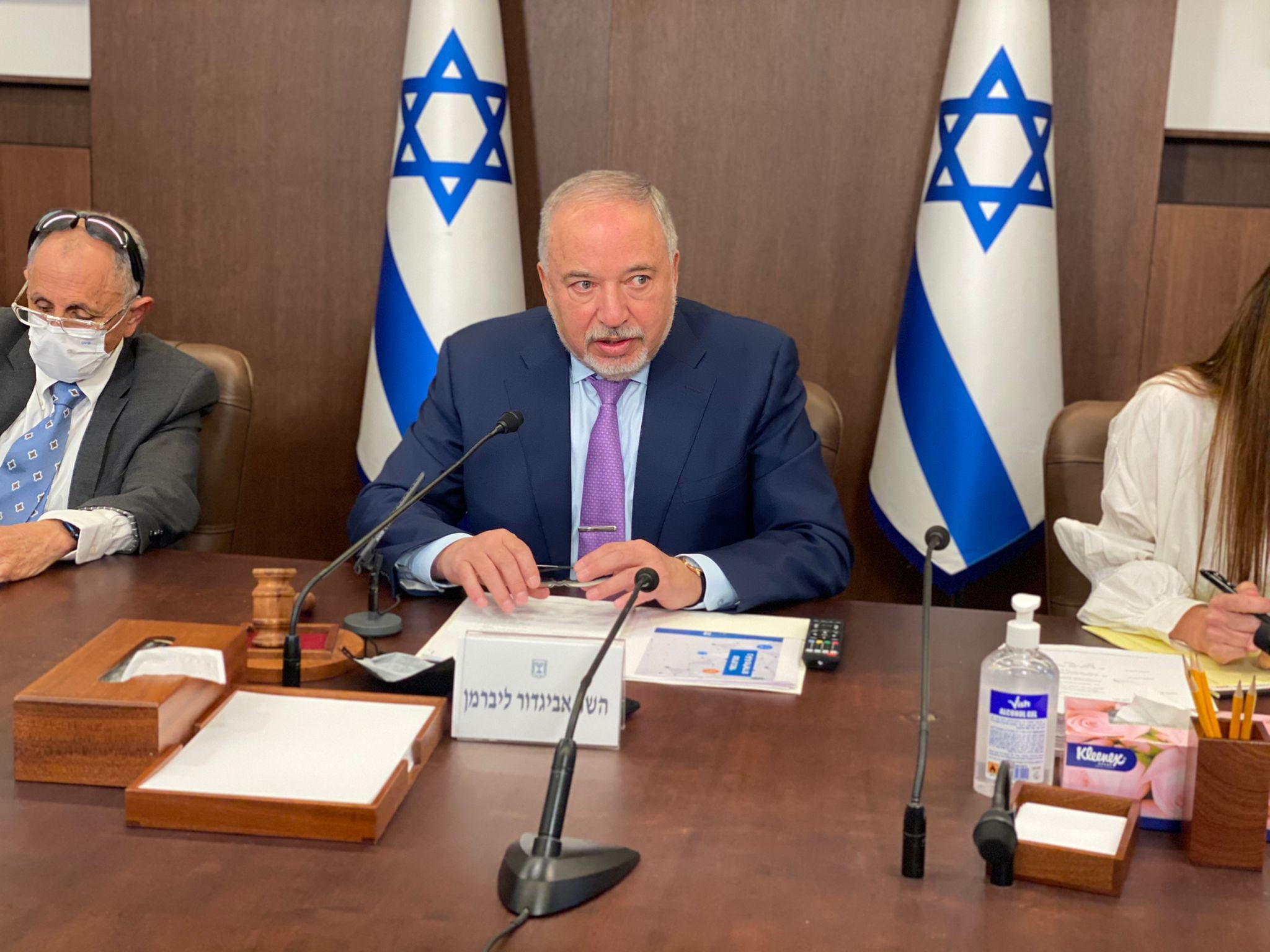 "פחות שעות בכולל": הגזרות הכלכליות של ליברמן על המגזר החרדי