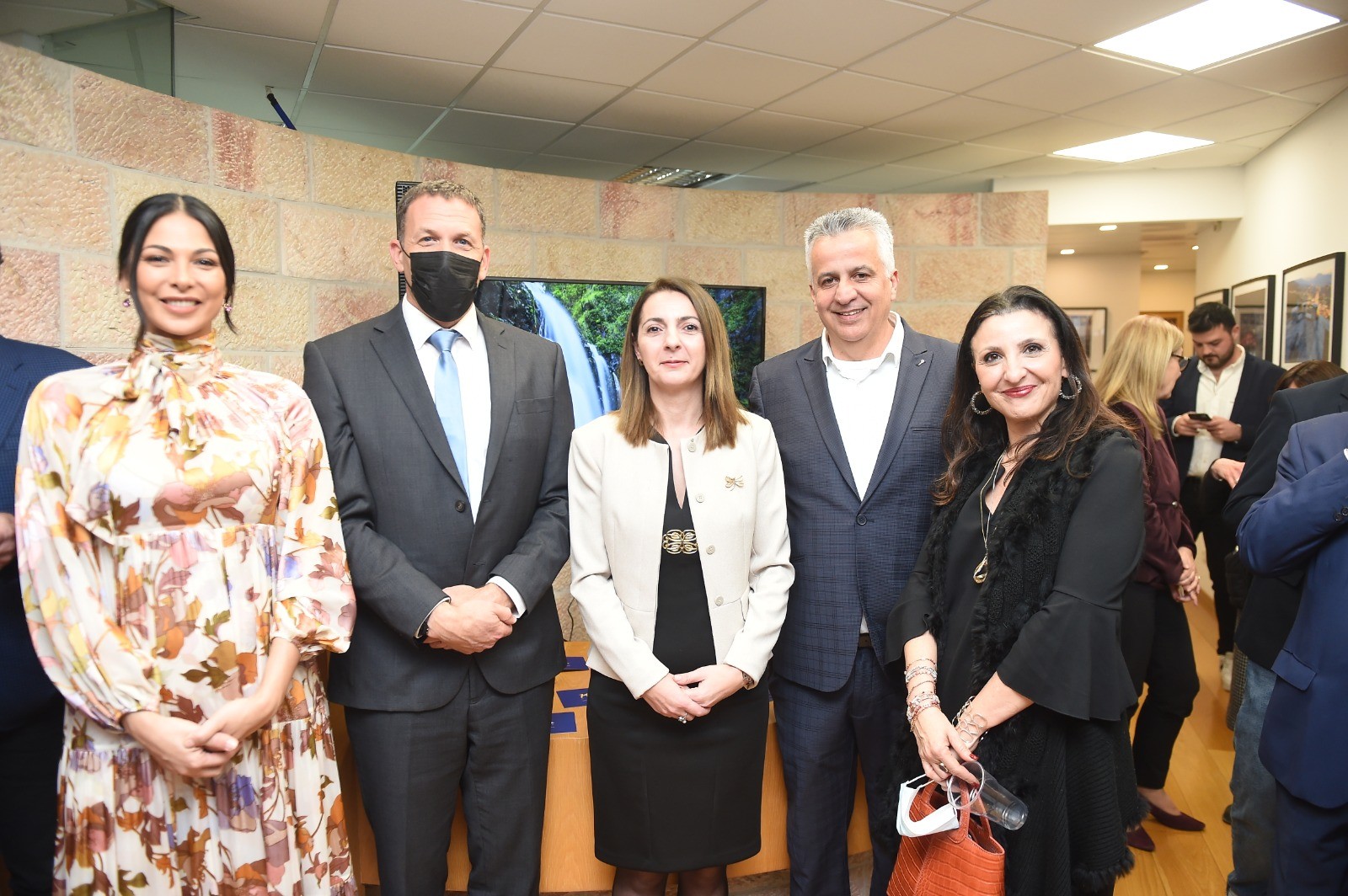 יחד עם ניצולי שואה: שגרירות קוסובו חגגה את יום עצמאותה ה-14