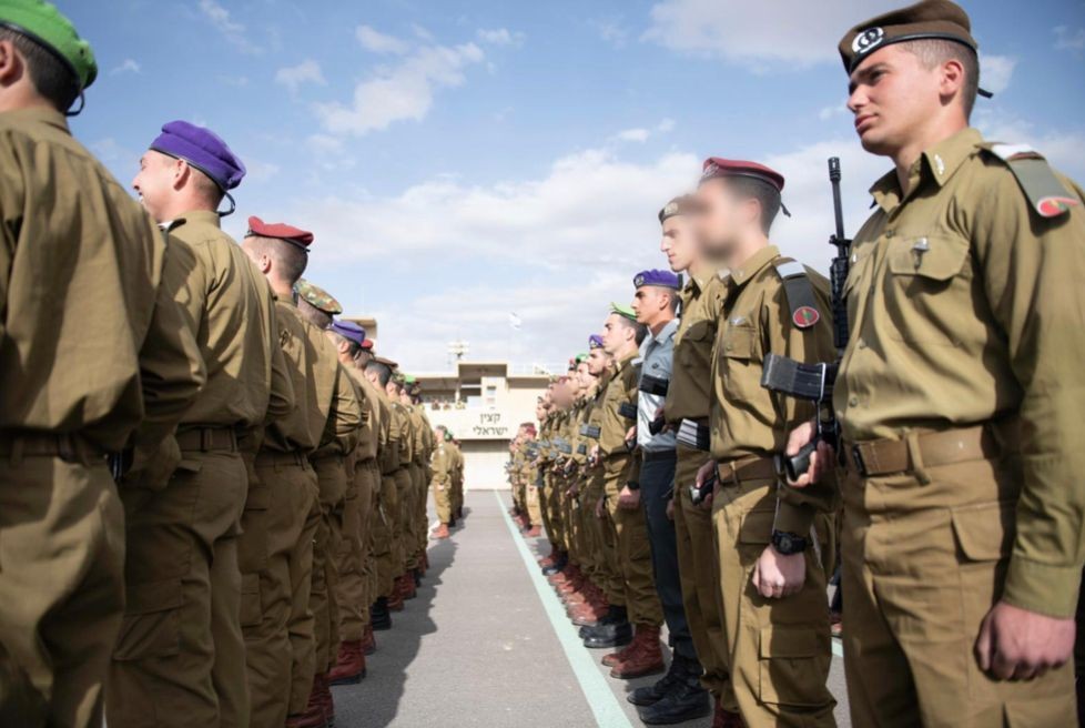 החברים מהישיבה שהתאחדו אחרי שנים, סיימו יחד קורס קצינים