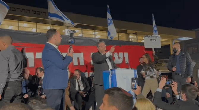 בן גביר תוקף את בנט על ההתנהלות בשכונת שמעון הצדיק | צפו