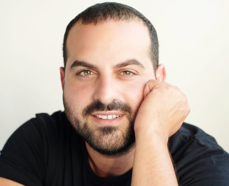 "התמודדתי עם דימוי עצמי נמוך": עקיבא בשיר אישי ומרגש | צפו