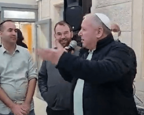 תרנגולות ובנט: הבדיחה של ח"כ אמסלם שקישרה בין השניים | צפו