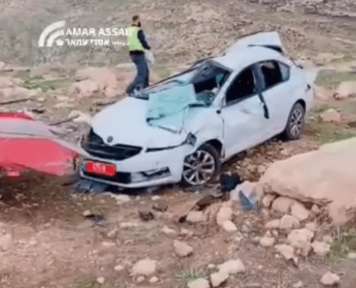 בכיר במשטרה נפצע באורח בינוני בהתהפכות ניידת סמוך לרימונים