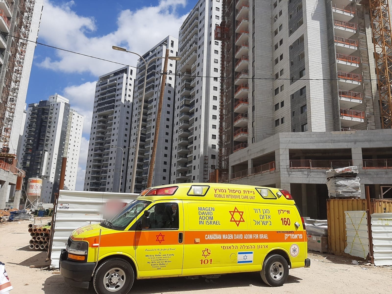 אסון ברמלה: פועל צנח אל מותו מהקומה ה-18 לתוך פיר מעלית