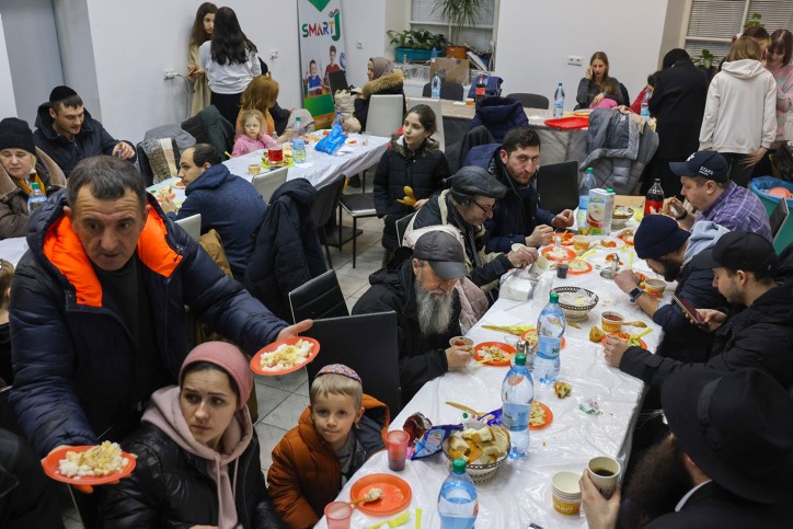 נס בחרקוב: היהודים יצאו בטעות מהבניין והוא הופצץ לחלוטין