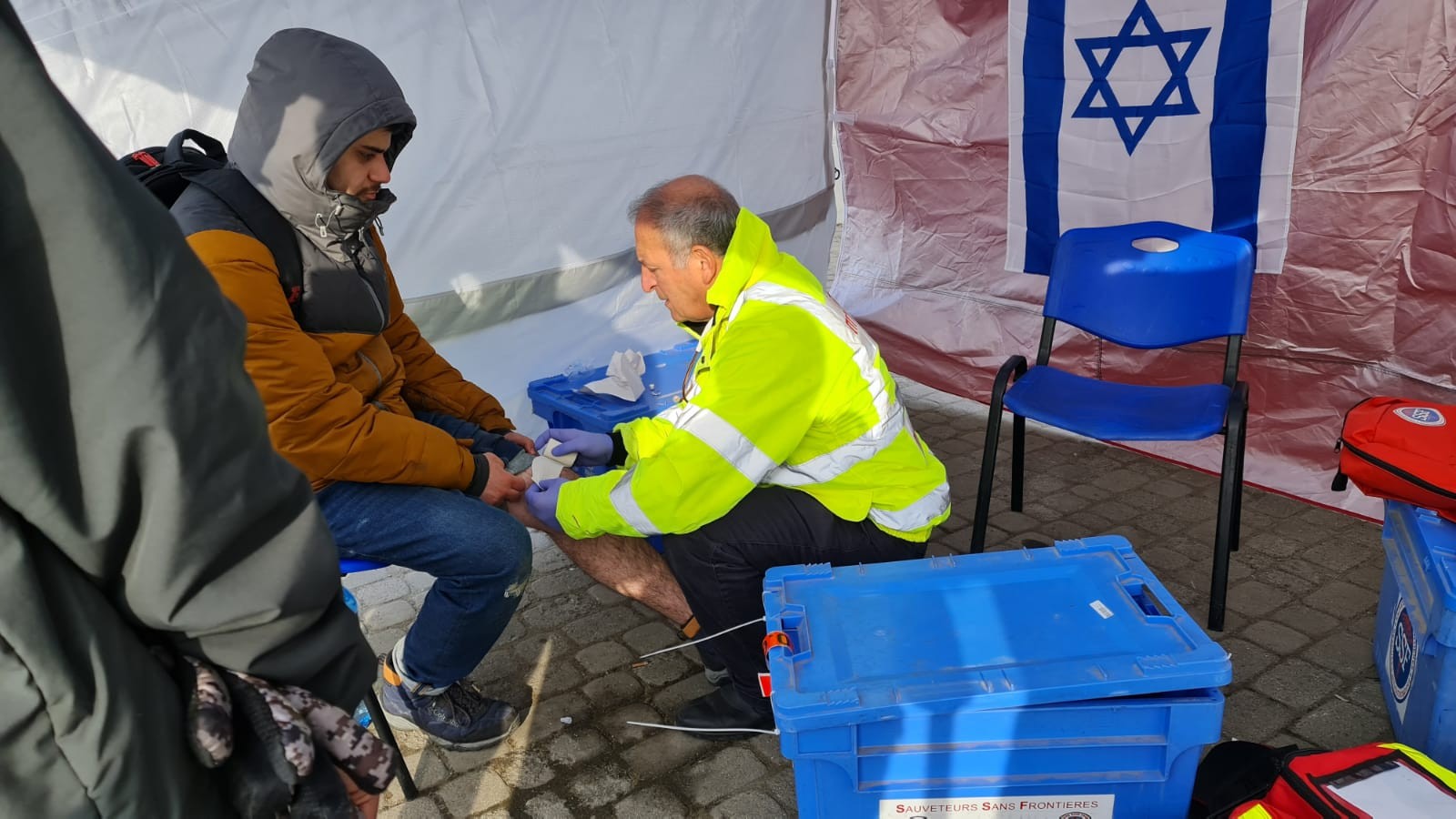 המלאכים שדואגים לפליטים היהודים בגבול