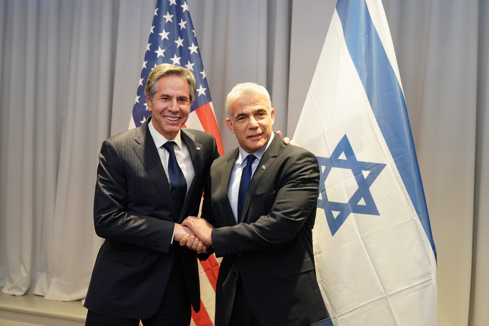 לפיד לבלינקן: "ממשיכים לתווך - מגנים את הפלישה הרוסית"