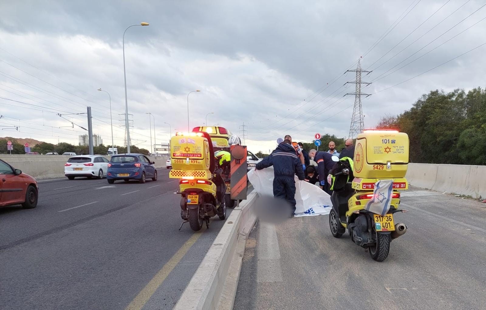 הקטל בכבישים: גבר כבן 50 נהרג בתאונת אופנוע בכביש 20