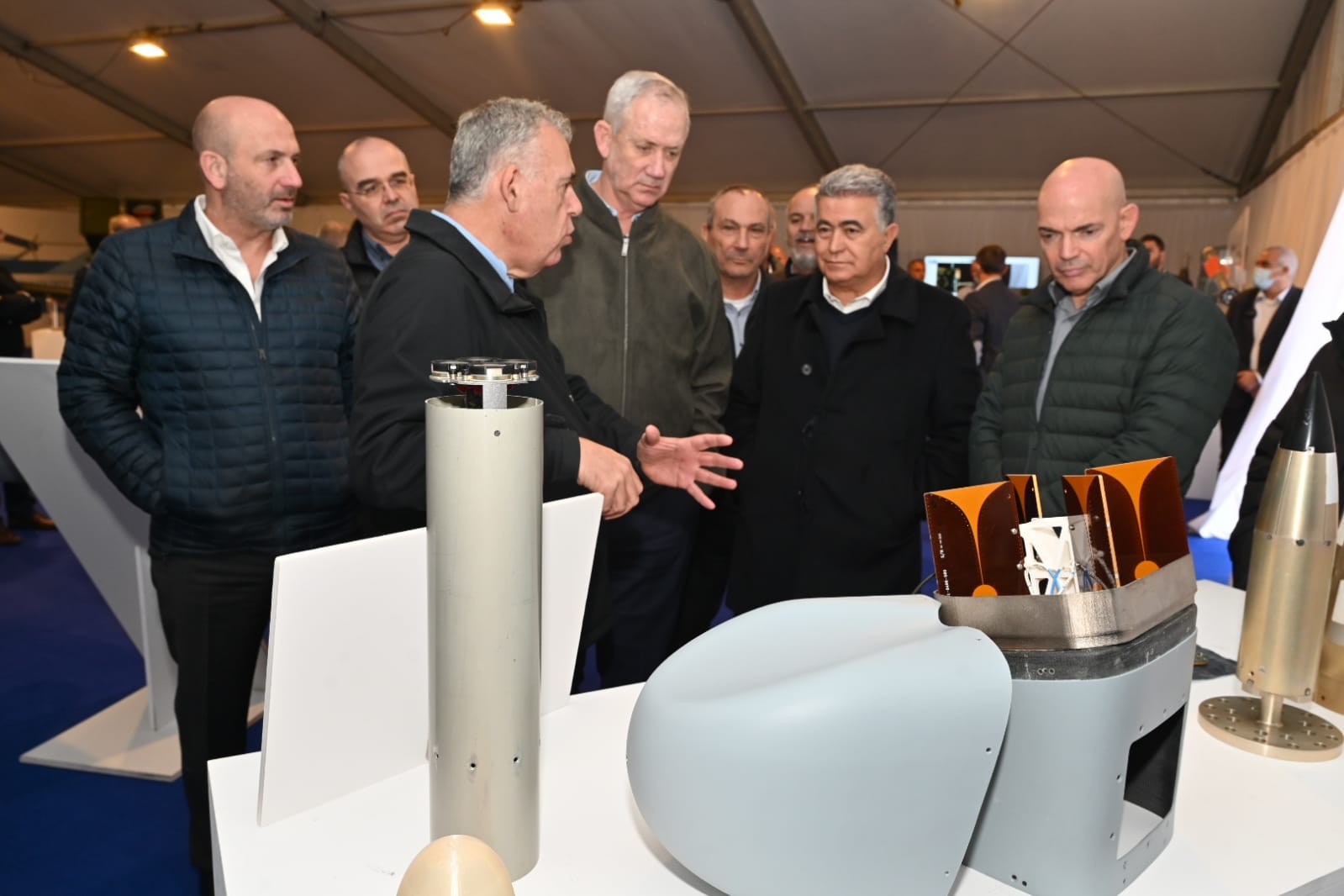 השר גנץ: נדאג לספק לעולים תעסוקה איכותית