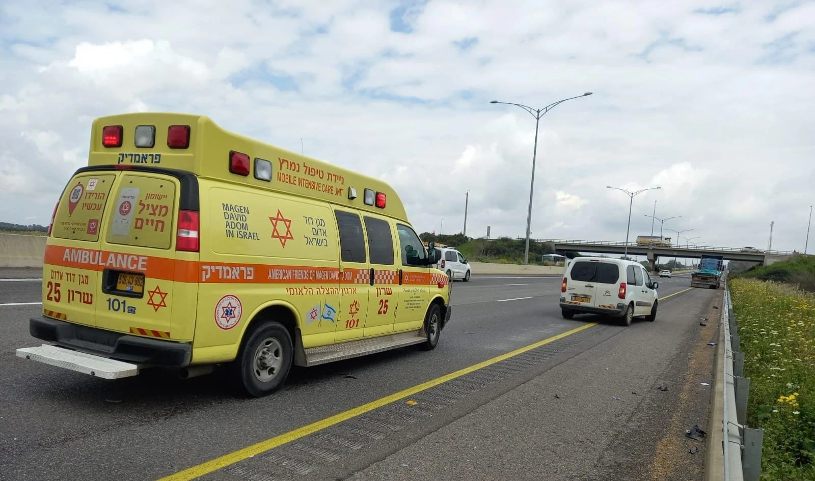 נפגעה מרכב בקרית אתא: הולכת רגל בת 80 מורדמת ומונשמת