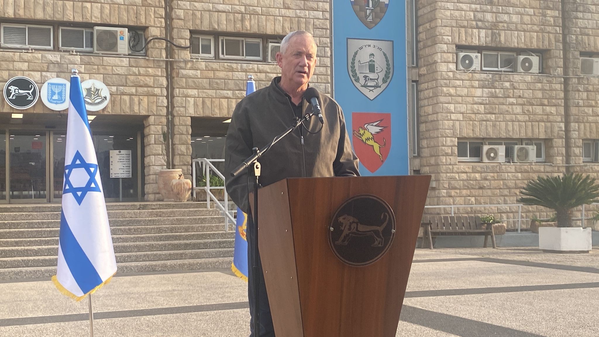 שר הביטחון בהצהרה: "נשבור את גל הטרור, כל האמצעים כשרים"
