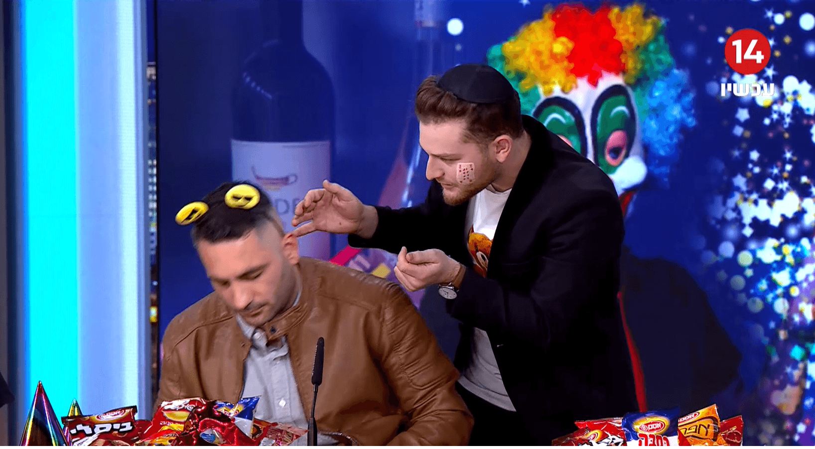 חוגגים פורים | אמן החושים מני הולנדר מטריף את חברי הפאנל