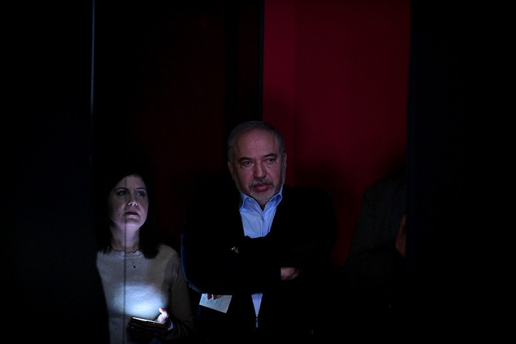 "אני עוקב אחר ליברמן שנים ארוכות - הוא בפאניקה מוחלטת"