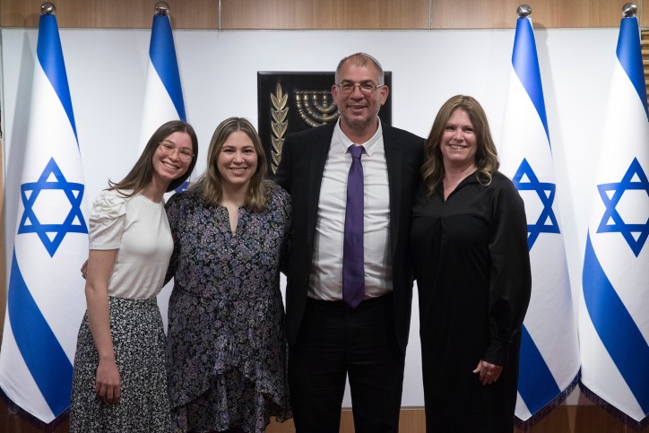 הטרגדיה הכפולה של ניר אורבך: יקבור את אמו וחמותו באותו יום