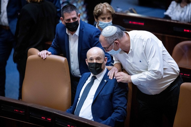 רה"מ בנט וחה"כ אורבך.
צילום: יונתן סנדל, פלאש 90