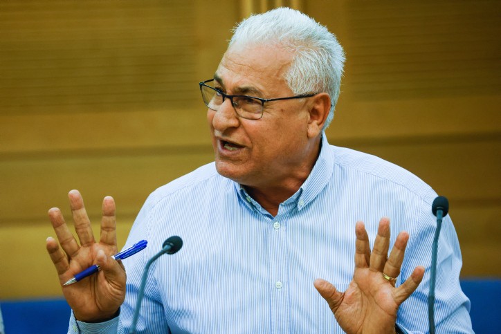 על רקע המהומות: חבר כנסת נוסף מאיים לפרוש מהקואליציה