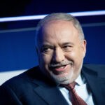 פתאום החרדים טובים לו? המסר של ליברמן להסתדרות ולמשרד החינוך