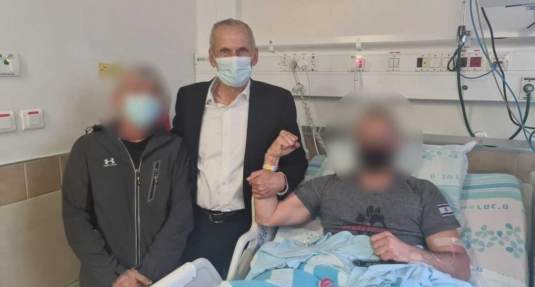 הפעם ללא מבוכות: בר-לב סיים ביקור אצל לוחמי ימ״מ שנפצעו