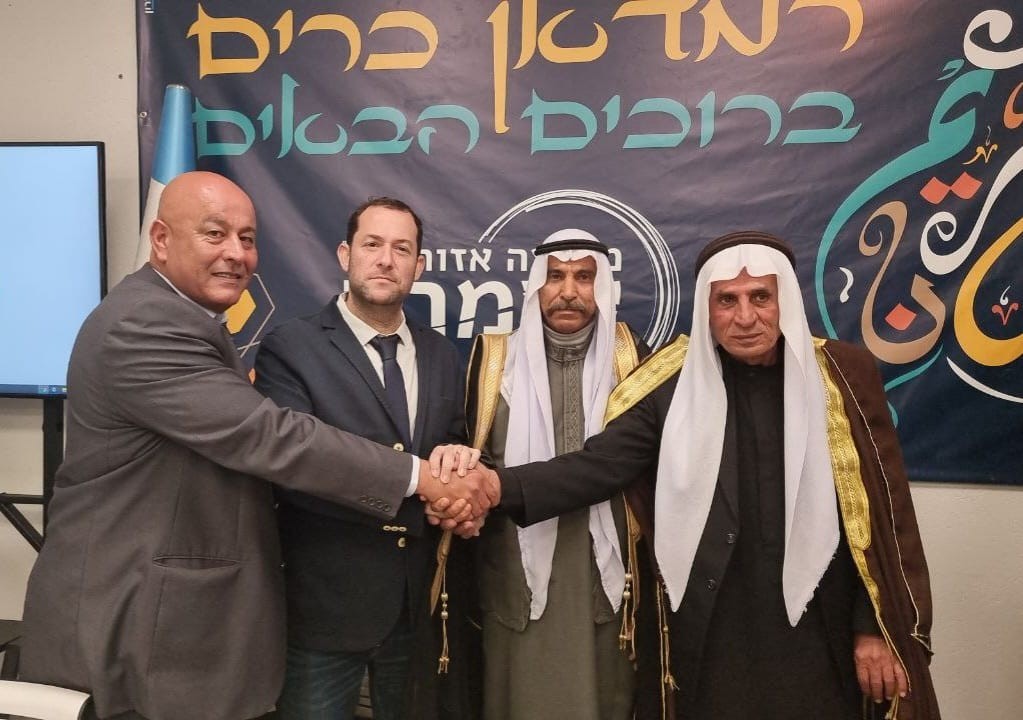 שייחים ערבים בשומרון: "מגנים את הפיגועים, הלב מדמם"