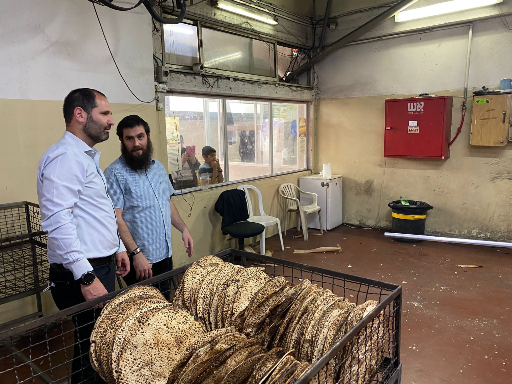 התוועדות ותפילה בחדר הרבי: מנכ"ל משרד הפנים סייר בכפר חב"ד