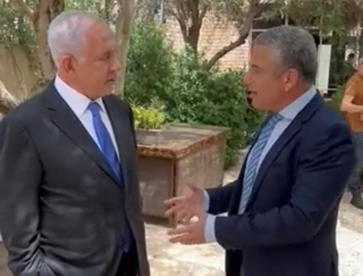 ינון מגל ביקש מנתניהו להניח תפילין - לתשובה הזו הוא לא ציפה
