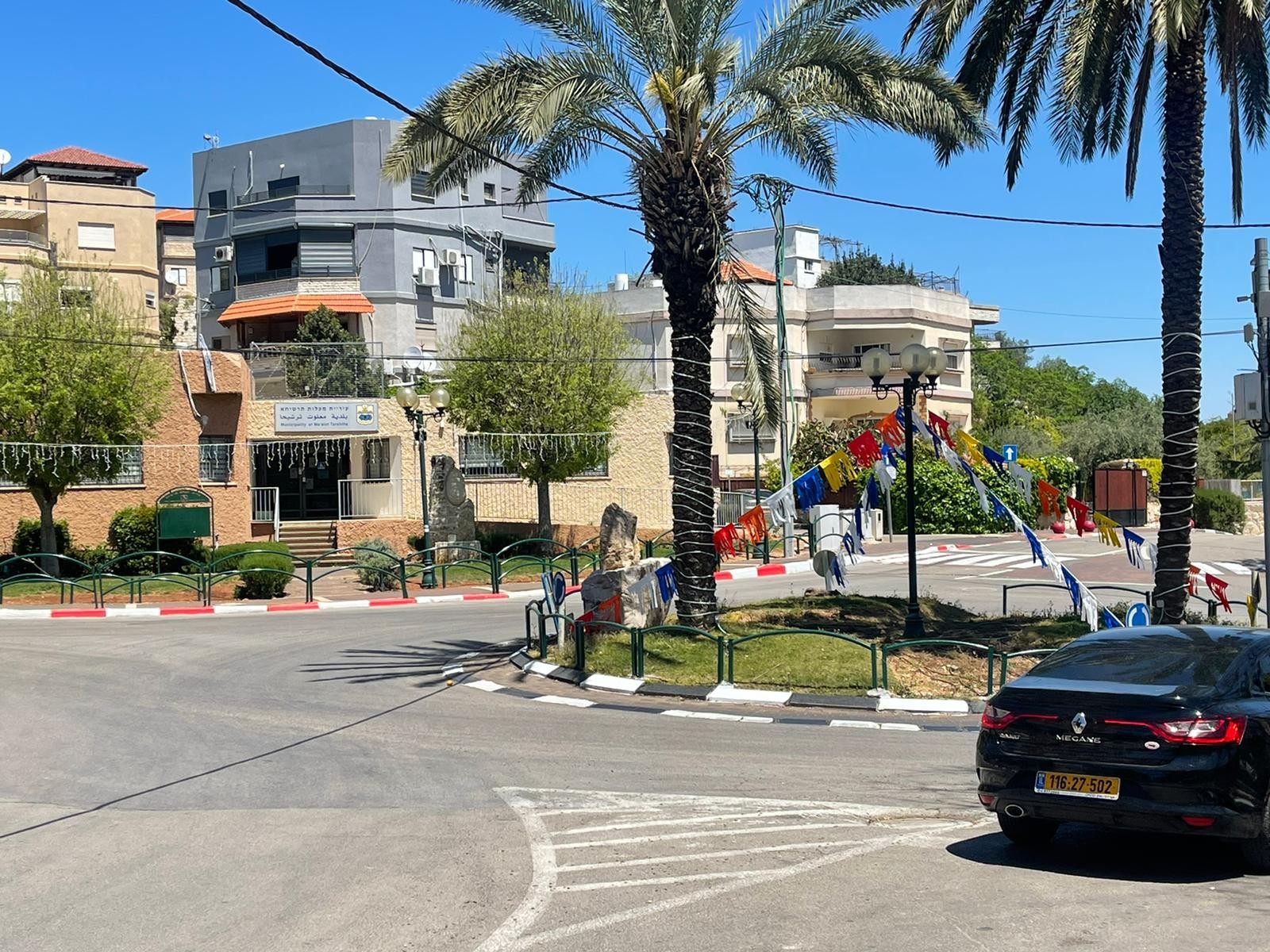 דגל ישראל ייתלה על בניין עיריית תרשיחא לאחר התערבות חדשות 14