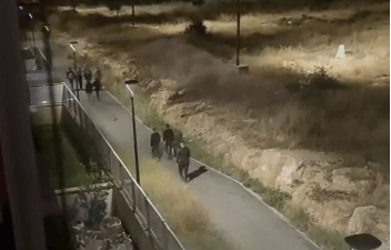 מחדל: כך חוצים ערבים את גדר ההפרדה באין מפריע | צפו בתיעוד