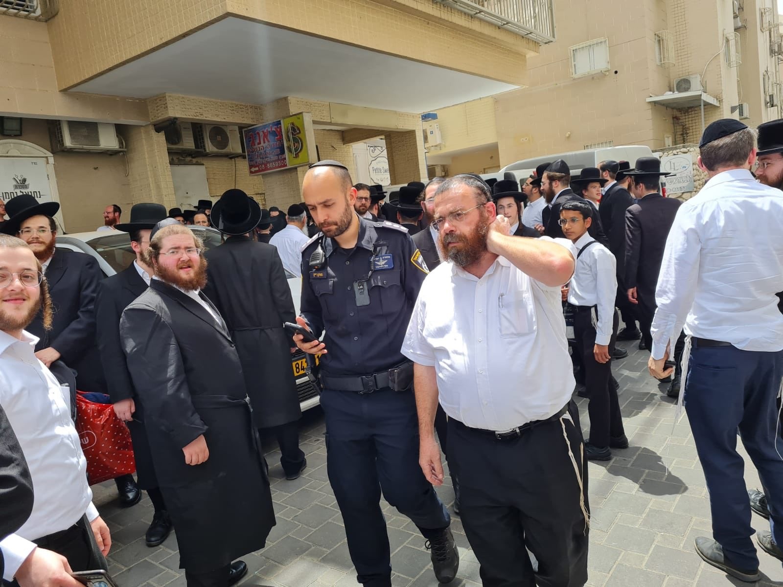 ניסה לשדוד באמצעות רובה אוויר ונעצר − החקירה נמשכת