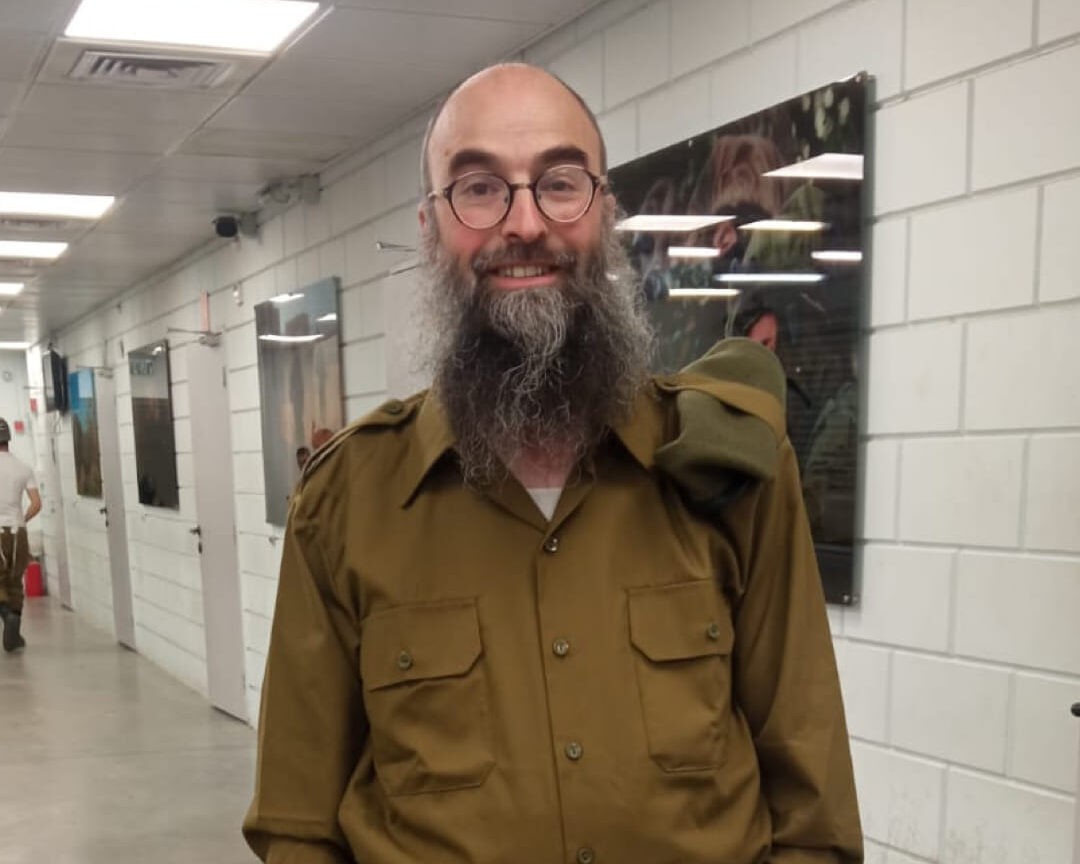 מתי לאחרונה פגשתם אדם שהתגייס בגיל 45?