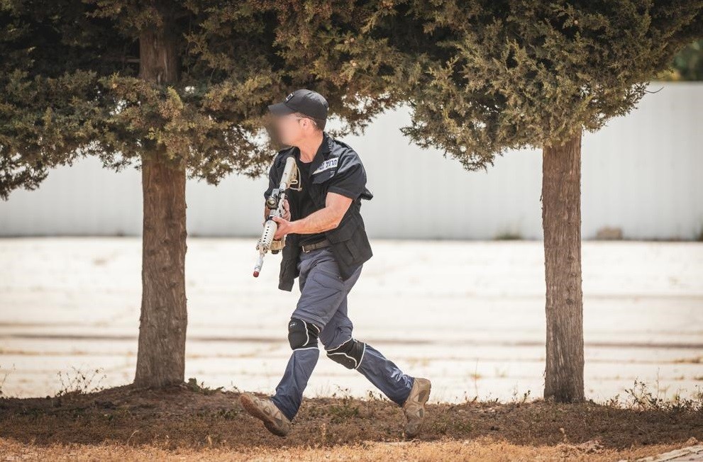 חוצים גבולות: הכירו את היחידה לאבטחה בחו"ל